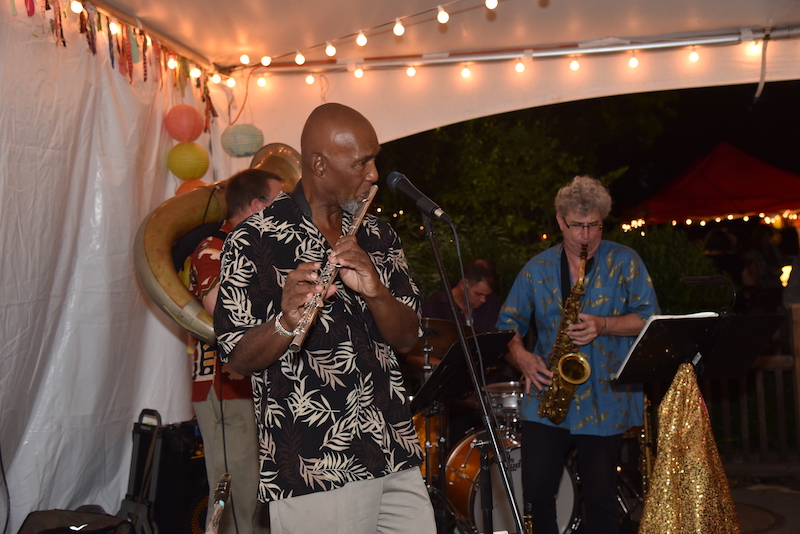 Stan Strickland and Ken Field in action